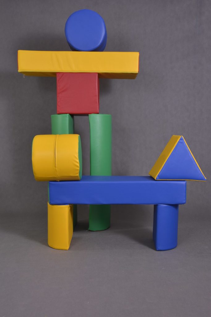 duże klocki do zabawy i budowania wykonane z pianki, giant foam building blocks, Große Bausteine zum Spielen und Bauen aus Schaum